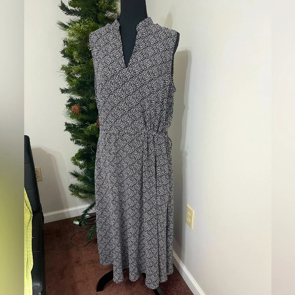 Anne Klein Dresses & Skirts - ANNE KLEIN, XL Drawstring Waist, Black and White Dress